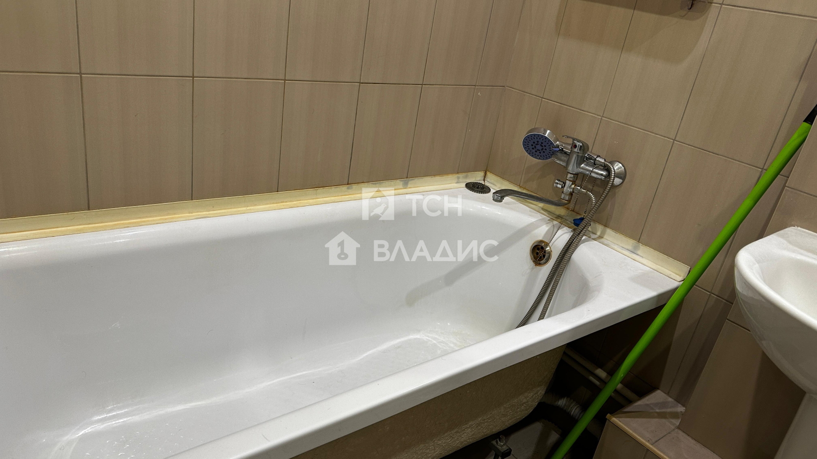 Продажа 1-комн квартиры на вторичном рынке рабочий посёлок Свердловский, улица Строителей, 9