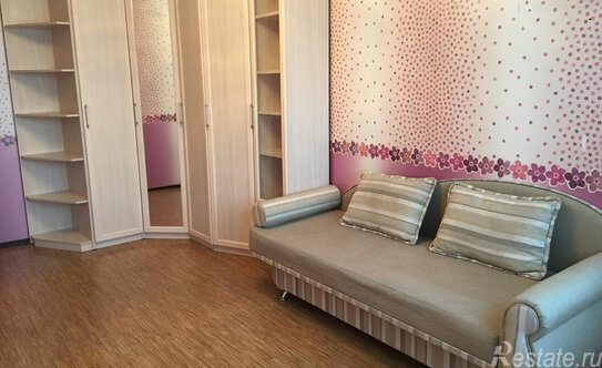 Продажа 4-комн квартиры на вторичном рынке улица Веденеева,  д. 2