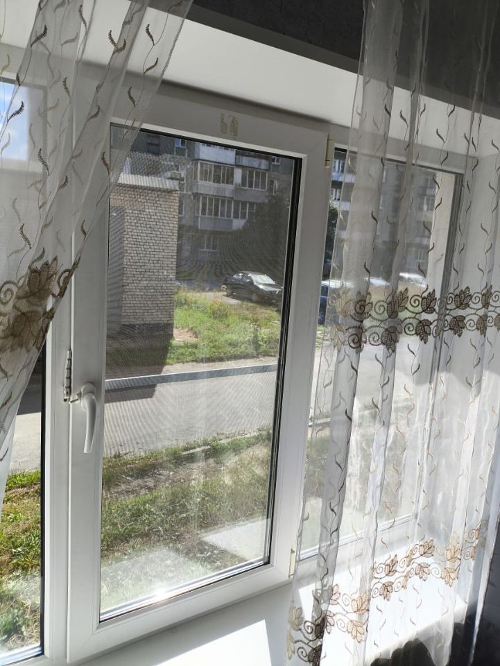 Продажа 2-комн квартиры на вторичном рынке Волхов, улица Кирова, 1А