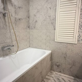 Продажа 2-комн квартиры на вторичном рынке Лиственная улица,  д. 18/1