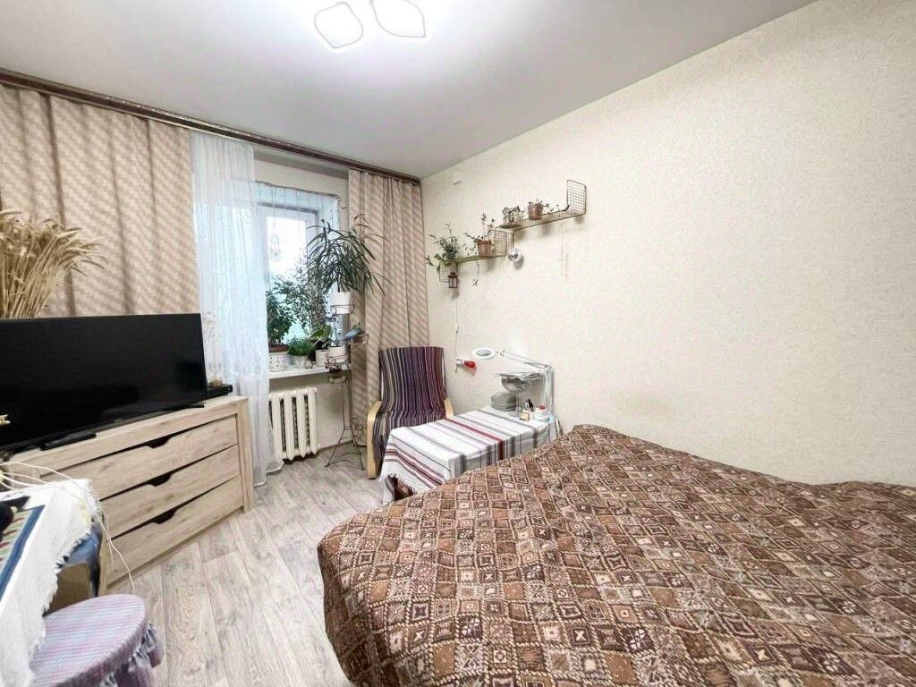 Продажа 5-комн квартиры на вторичном рынке Кронштадт, улица Всеволода Вишневского, 7/20