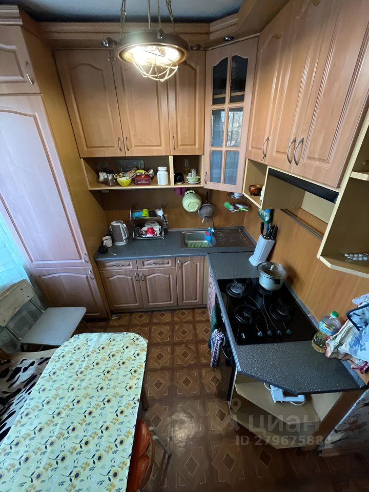 Продажа 3-комн квартиры на вторичном рынке Коммунар г., улица Гатчинская, 14