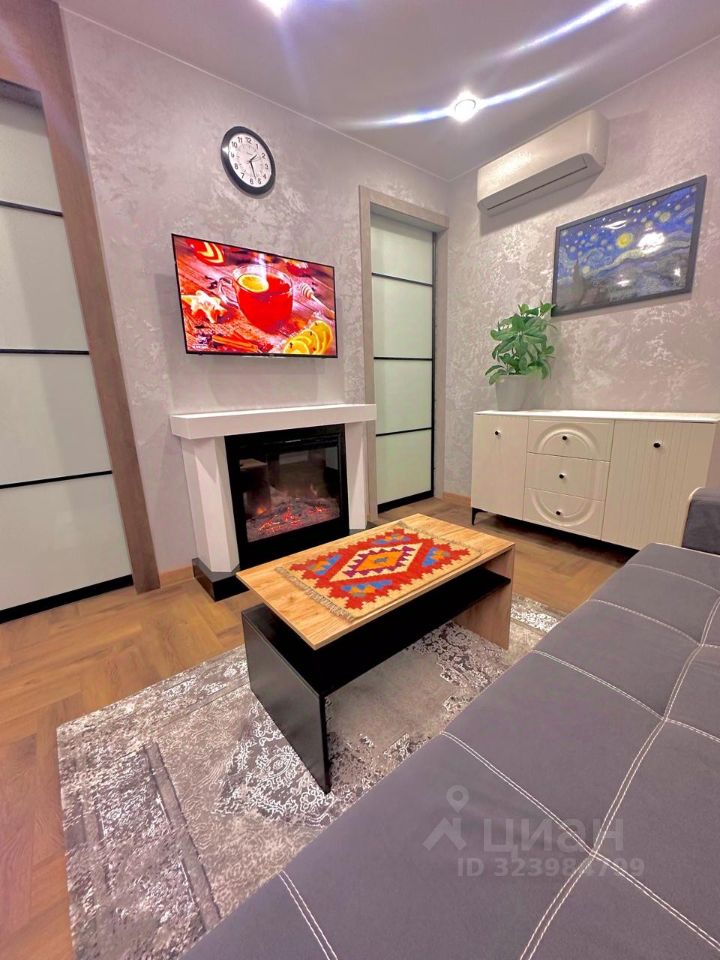 Аренда 1-комн квартиры на вторичном рынке Новоивановское пгт, бульвар Эйнштейна, 2