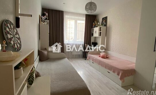 Продажа 2-комн квартиры на вторичном рынке Одинцовский городской округ, Триумфальная улица,  д. 3