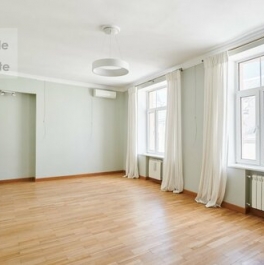 Продажа 4-комн квартиры на вторичном рынке ул Остоженка,  д. 5