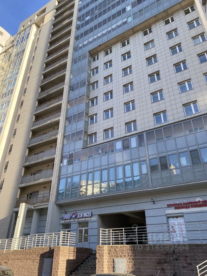 Продажа 3-комн квартиры на вторичном рынке проспект Славы, 51