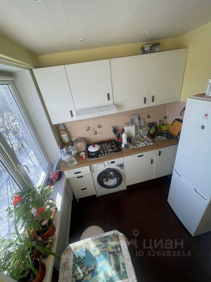 Продажа 3-комн квартиры на вторичном рынке улица Добровольцев, 48К2