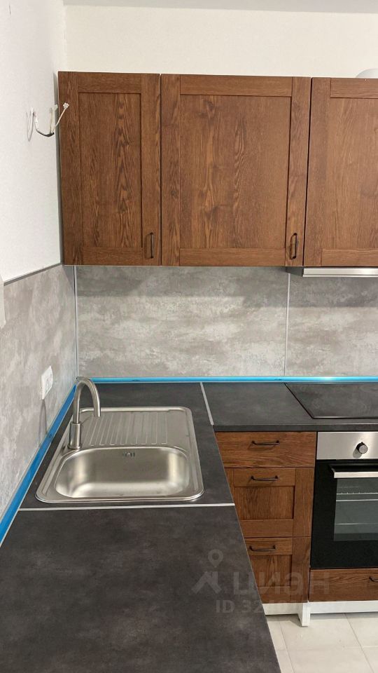 Продажа 3-комн квартиры на вторичном рынке улица Поляны, 5Ак1