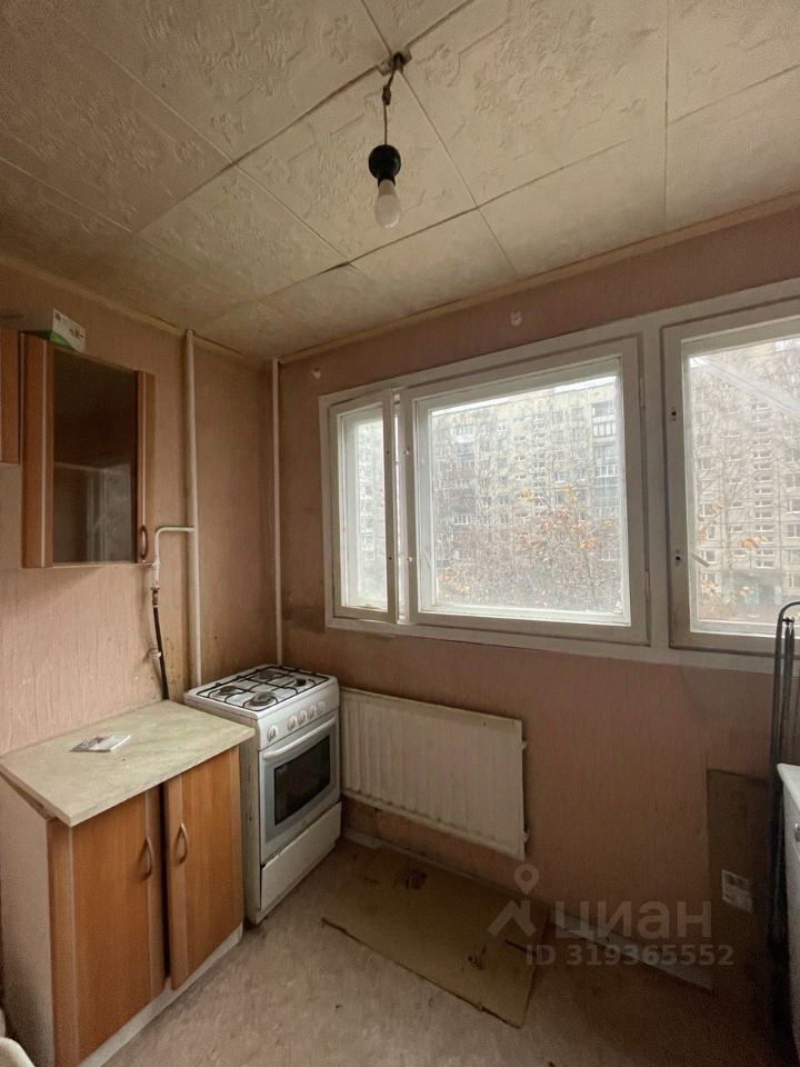 Продажа 2-комн квартиры на вторичном рынке проспект Художников, 18К2