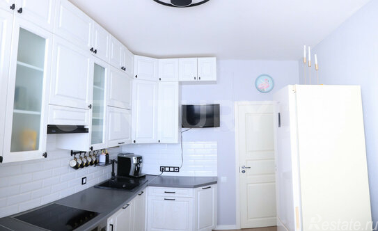 Продажа 3-комн квартиры на вторичном рынке Народного ополчения пр-кт