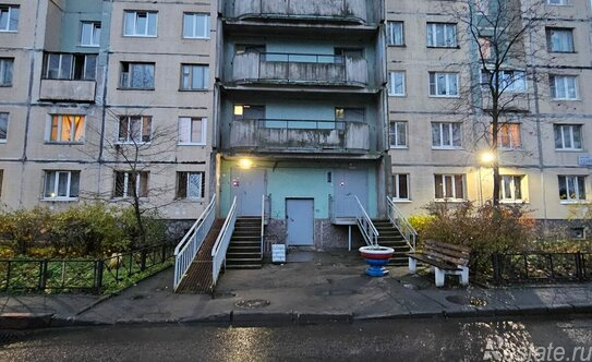 Продажа 2-комн квартиры на вторичном рынке пр-кт Ударников,  д. 52,  к. 2