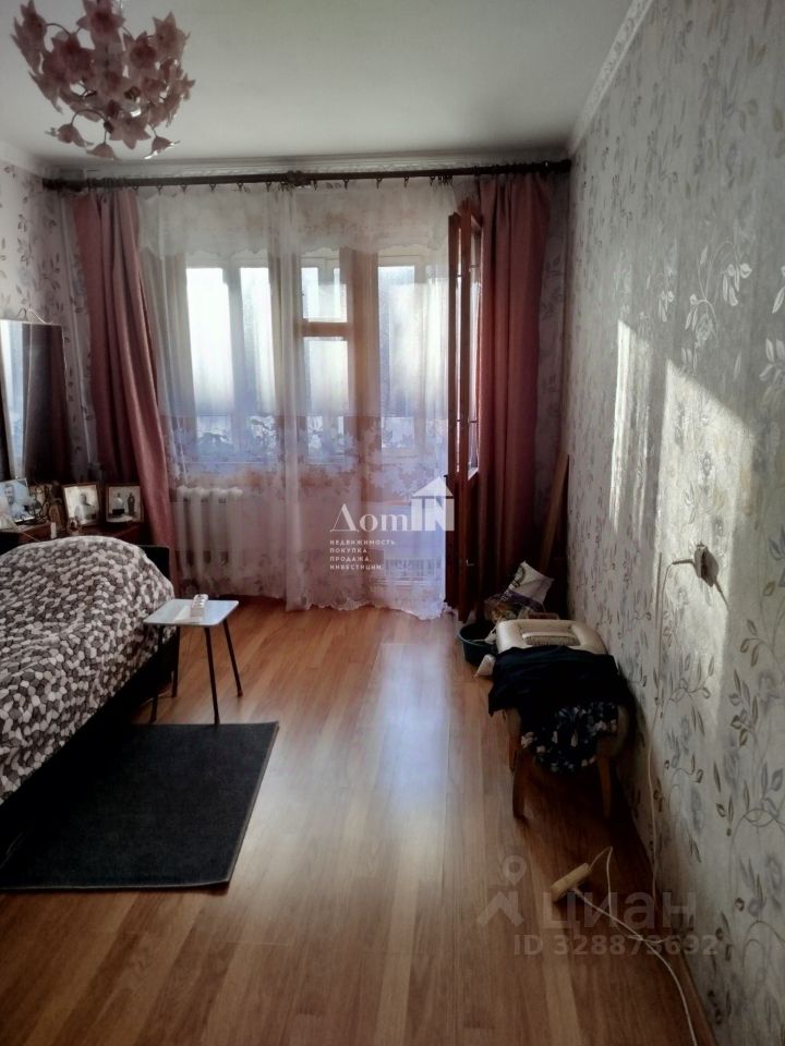 Продажа 3-комн квартиры на вторичном рынке Петергоф, Ропшинское шоссе, 13