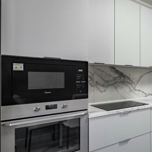 3-комн квартира улица Гришина, 2К1