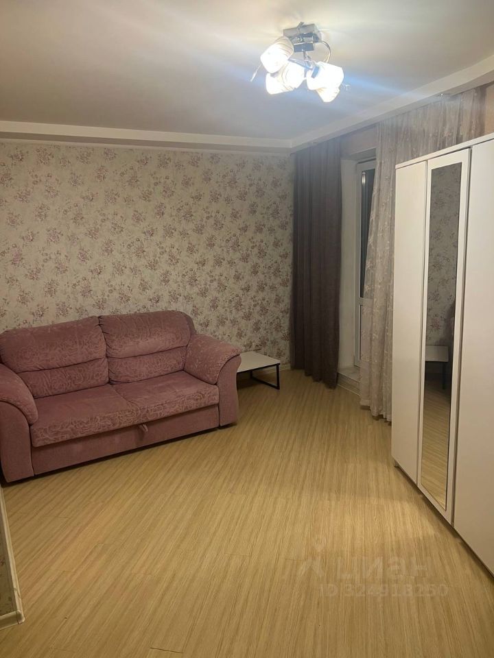 Аренда 2-комн квартиры на вторичном рынке пос. Развилка, 45