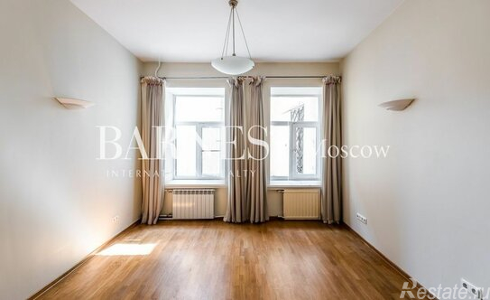 Продажа 6-комн квартиры на вторичном рынке Реки Мойки наб,  д. 6