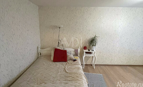 Продажа 1-комн квартиры на вторичном рынке микрорайон Инессы Арманд, Набережная улица,  д. 4