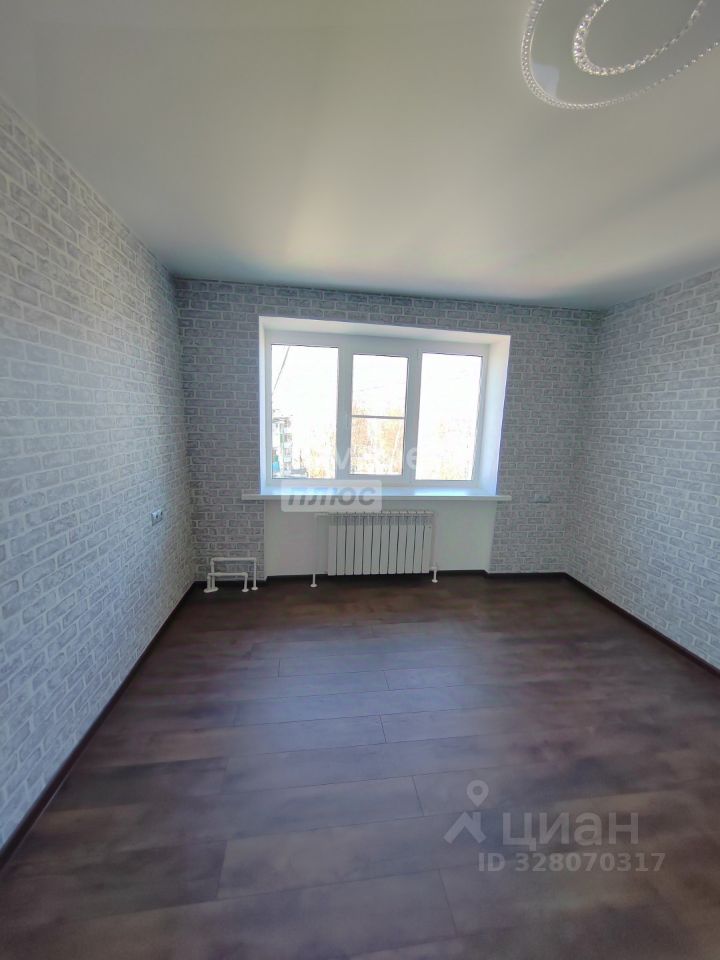Продажа 1-комн квартиры на вторичном рынке Запрудня пгт, улица Ленина, 14