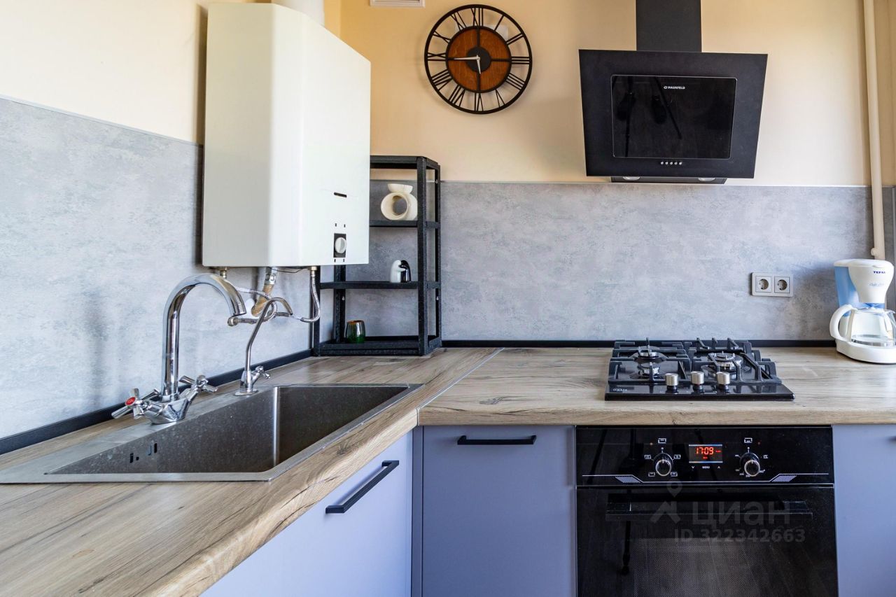 Аренда 2-комн квартиры на вторичном рынке улица Седова, 17К2