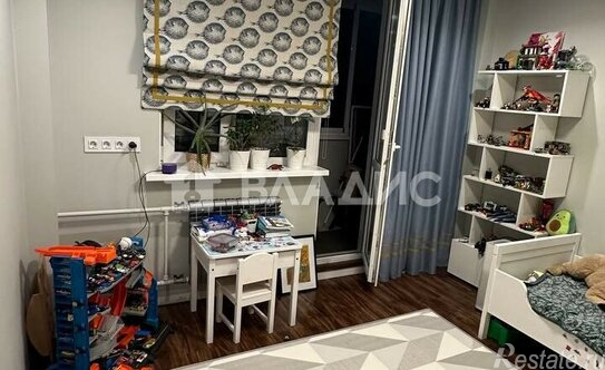 Продажа 2-комн квартиры на вторичном рынке Осенний бульвар,  д. 6