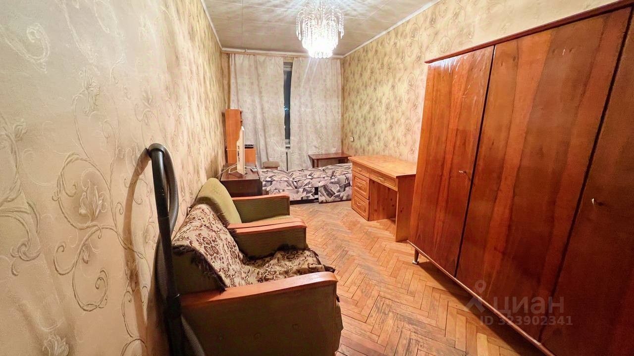 Продажа 3-комн квартиры на вторичном рынке Большая Декабрьская улица, 8