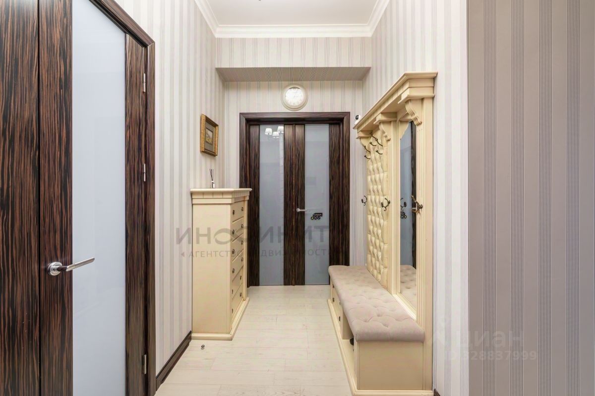Продажа 4-комн квартиры на вторичном рынке улица Земляной Вал, 25