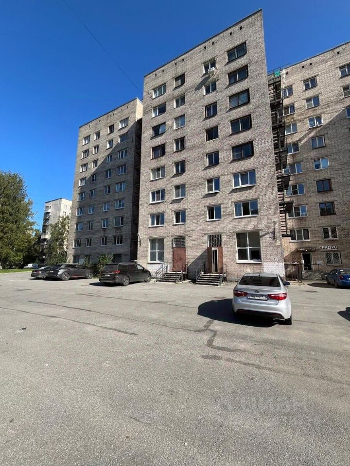 Продажа 2-комн квартиры на вторичном рынке улица Подвойского, 46