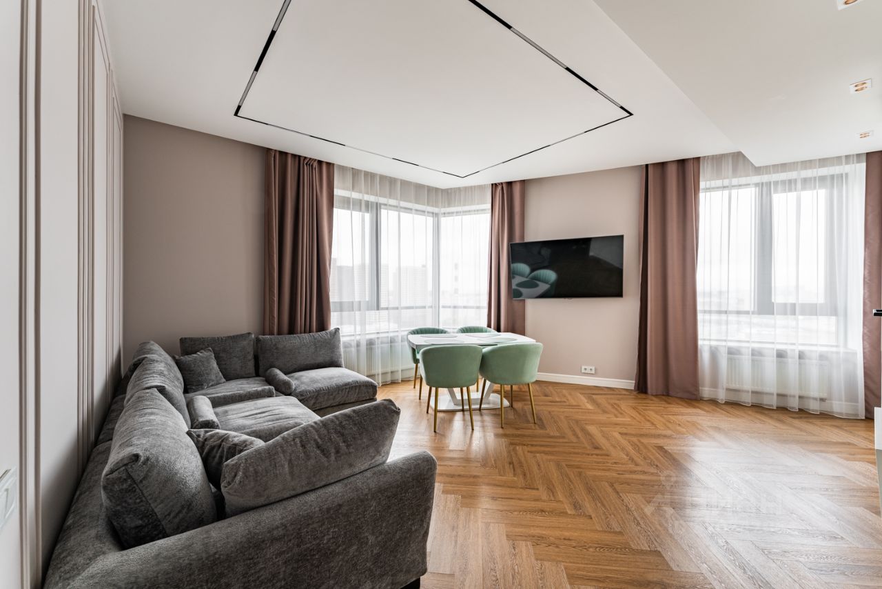 Продажа 4-комн квартиры на вторичном рынке улица Лобачевского, 120к1