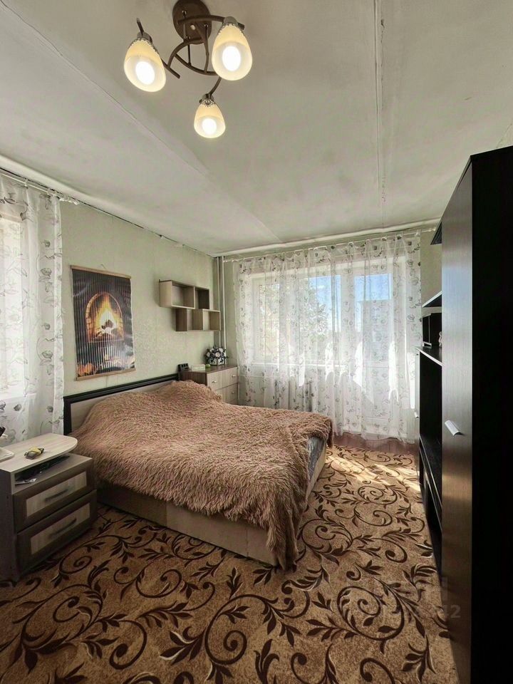 Продажа 1-комн квартиры на вторичном рынке Волхов, улица Дзержинского, 10