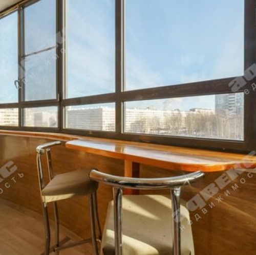 2-комн квартира Композиторов ул,  д. 18