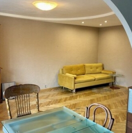 Аренда 3-комн квартиры на вторичном рынке Докучаев переулок,  д. 15