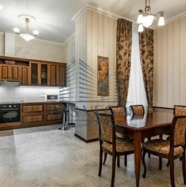 Аренда 4-комн квартиры на вторичном рынке Греческий пр-кт,  д. 12