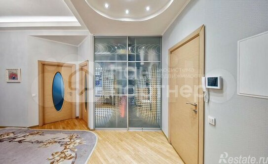 Продажа 2-комн квартиры на вторичном рынке Каменноостровский пр-кт,  д. 34