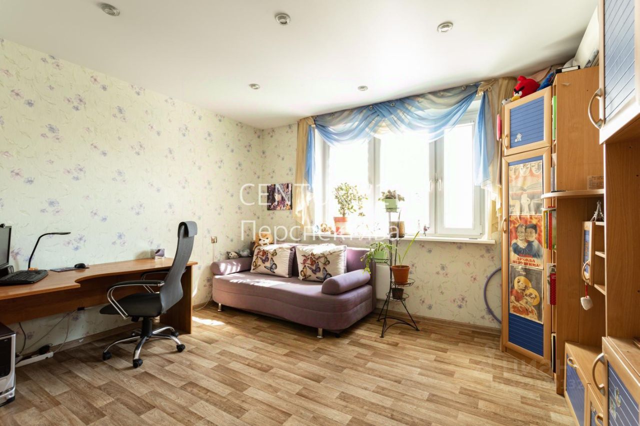 Продажа 3-комн квартиры на вторичном рынке Святоозерская улица, 11