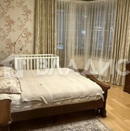 Продажа 2-комн квартиры на вторичном рынке улица Раменки,  д. 20