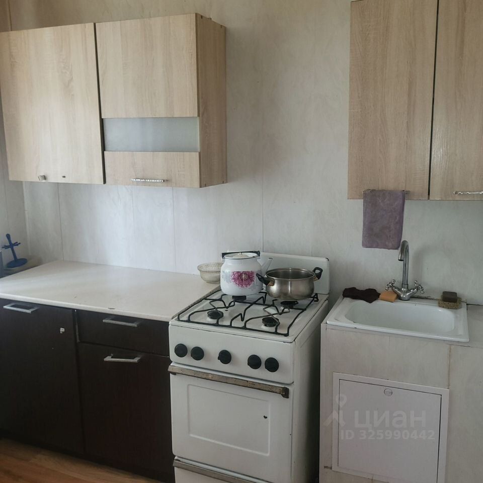 Продажа 3-комн квартиры на вторичном рынке Сланцы г, Свердлова ул,  д. 22