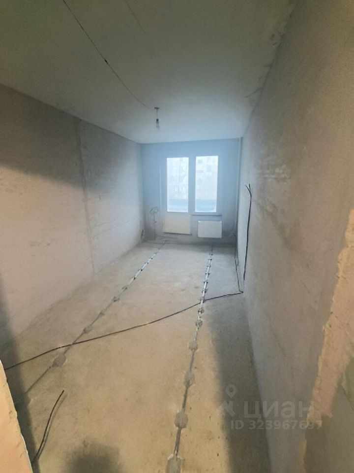 Продажа 3-комн квартиры на вторичном рынке Днепропетровская улица, 27к1