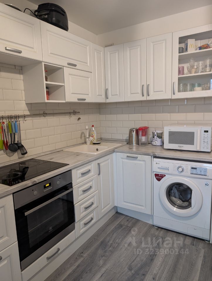 Продажа 1-комн квартиры на вторичном рынке Лобня, улица Маяковского, 12