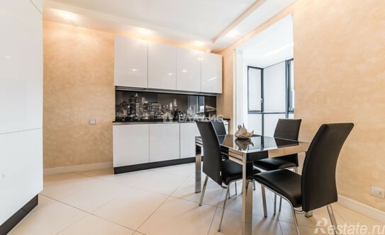 Продажа 4-комн квартиры на вторичном рынке Петергофское ш,  д. 45