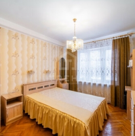 Продажа 2-комн квартиры на вторичном рынке Александровской фермы пр-кт,  д. 1
