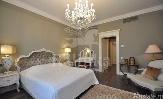 Продажа 4-комн квартиры на вторичном рынке Новопесковский М. пер,  д. 8