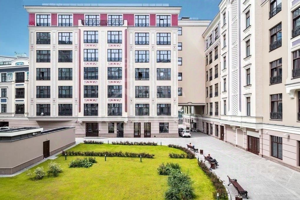 Продажа 2-комн квартиры на вторичном рынке Поварская улица, 8/1к1