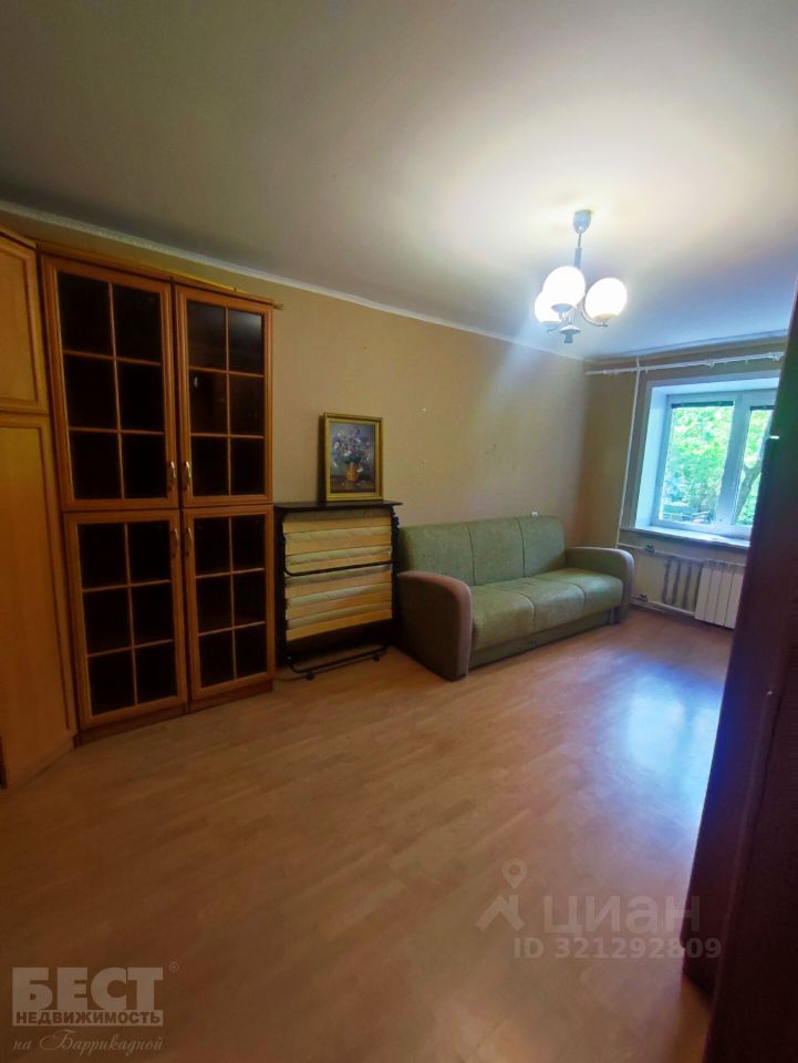 Продажа 3-комн квартиры на вторичном рынке Нахабино пгт, улица Парковая, 3
