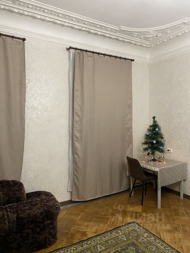 Аренда 2-комн квартиры на вторичном рынке Невский проспект, 134Б