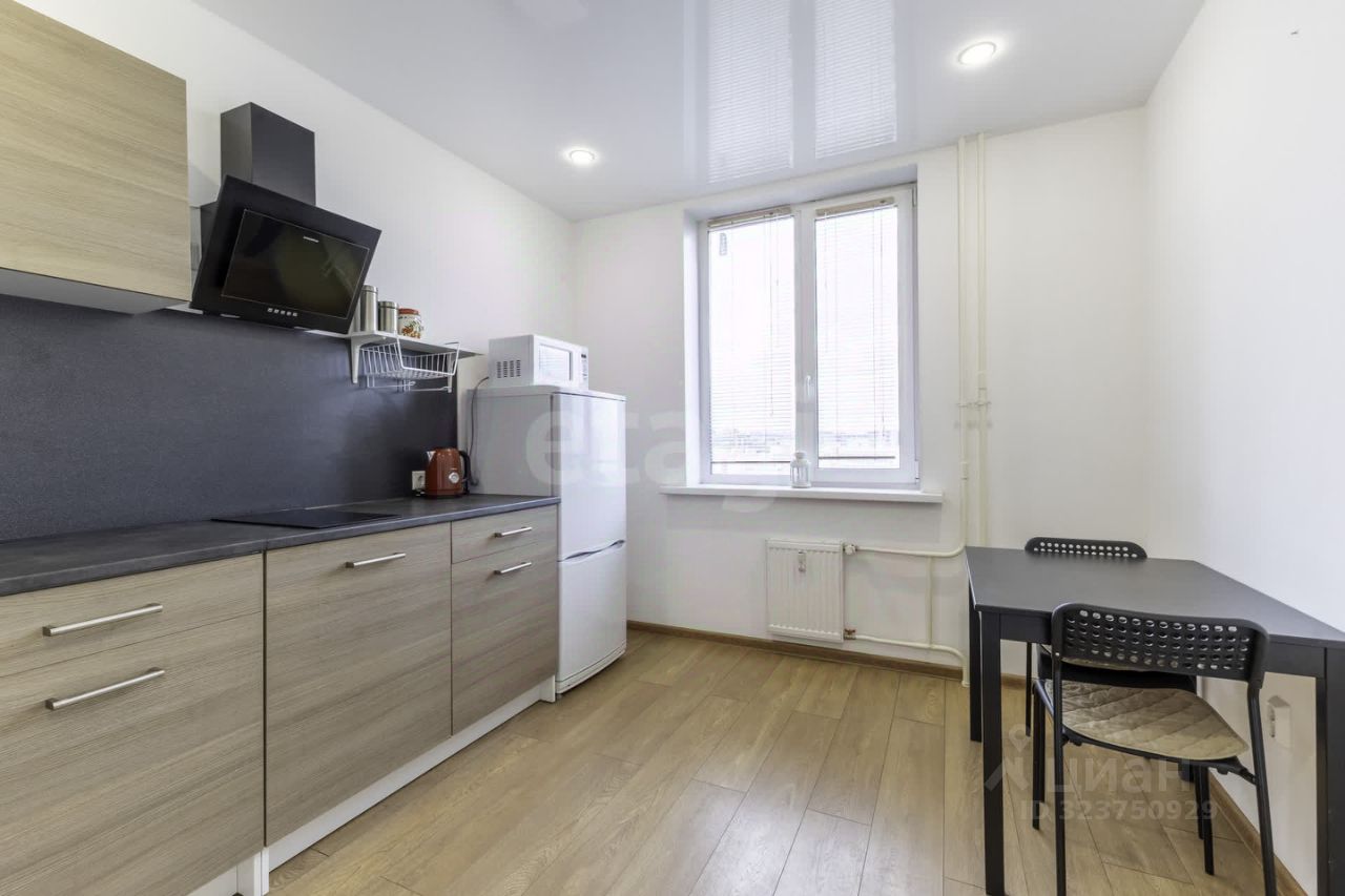 Продажа 1-комн квартиры на вторичном рынке Мурино, проспект Авиаторов Балтики, 15