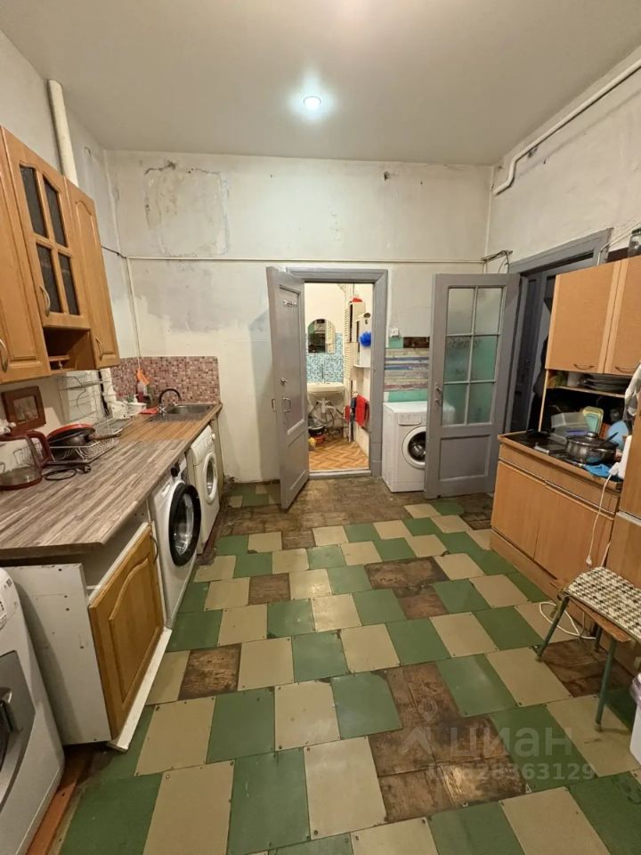 Продажа 6-комн квартиры на вторичном рынке Захарьевская улица, 3