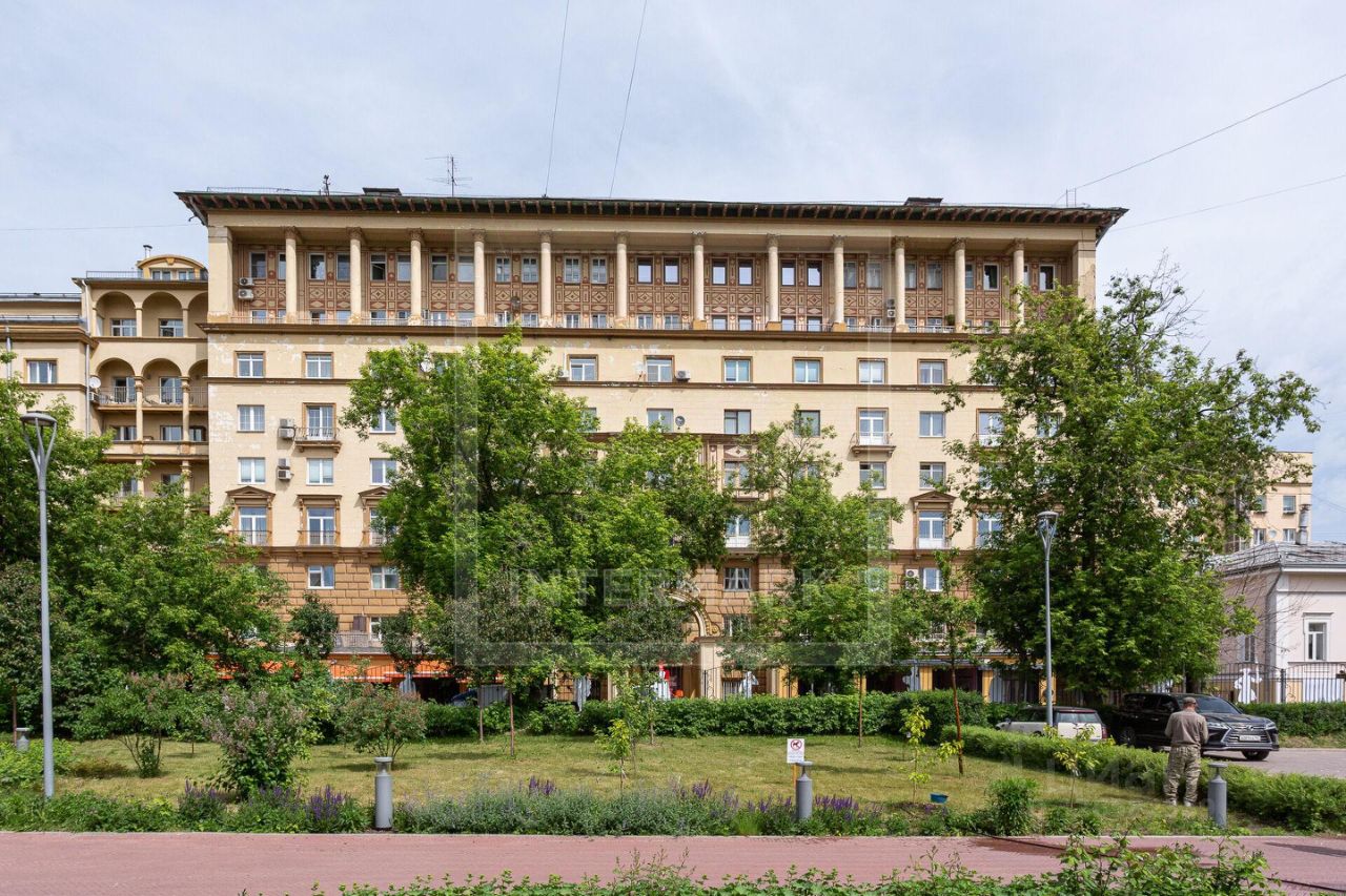 Продажа 3-комн квартиры на вторичном рынке Малая Никитская улица, 16/5