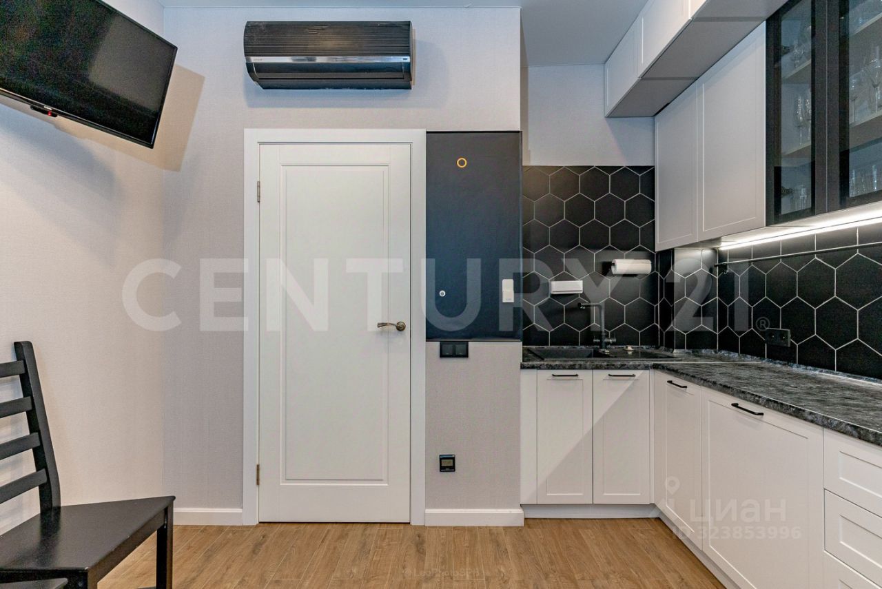 Продажа 3-комн квартиры на вторичном рынке пос. Шушары, Пулковское тер., улица Образцовая, 5к2