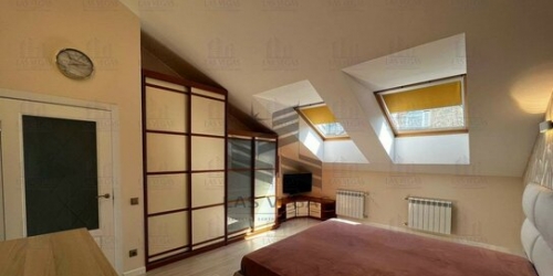 3-комн квартира улица Рылеева,  д. 10