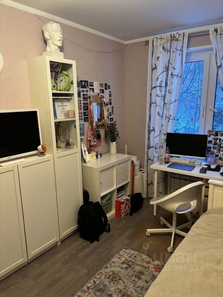 Продажа 3-комн квартиры на вторичном рынке Черноморский бульвар, 4