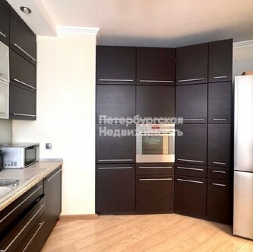 3-комн квартира Комендантский пр-кт